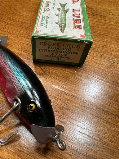 Creek Chub Injured Minnow #1505 Red Side Scale Finish w/ Matching Box – SJT  Fishing