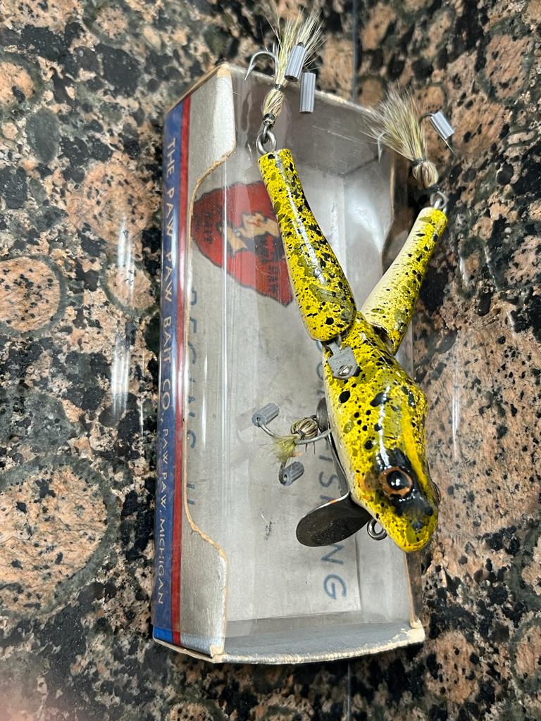 Paw Paw Wotta Frog + Original Box/Case – SJT Fishing